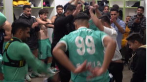 رقص مازنی در رختکن به افتخار گلزن و پاسور!