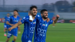 گل اول استقلال به فولاد توسط سحرخیزان 