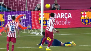 سیو تماشایی اوبلاک مقابل لواندوفسکی