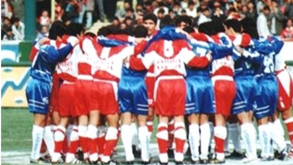 سرخابی ها و تیم داوری زیر یک سقف!