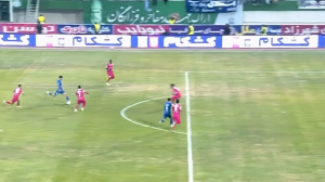 ضربه رزاقی نیا توسط نیازمند مهار شد