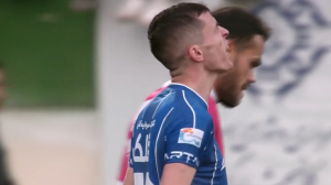 ضربه خطرناک آسانی از کنار دروازه پرسپولیس به بیرون رفت