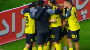 گل اول سپاهان به فجر توسط کریولی 