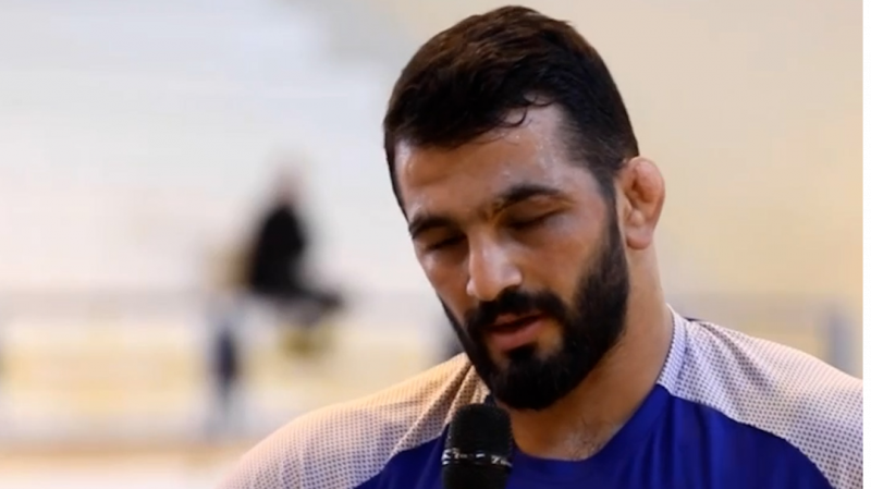 حسن یزدانی ، جمعه در سالن هفتم تیر روی تشک میرود