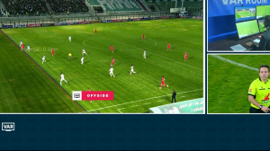 صحنه VAR از گل مردود تراکتور به ذوب آهن