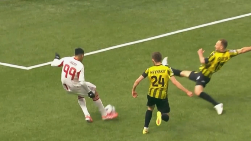 دو موقعیت پیاپی گلزنی برای طارمی که از دست رفت