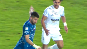 ضربه خطرناک کوشکی از کنار دروازه ملوان به بیرون رفت