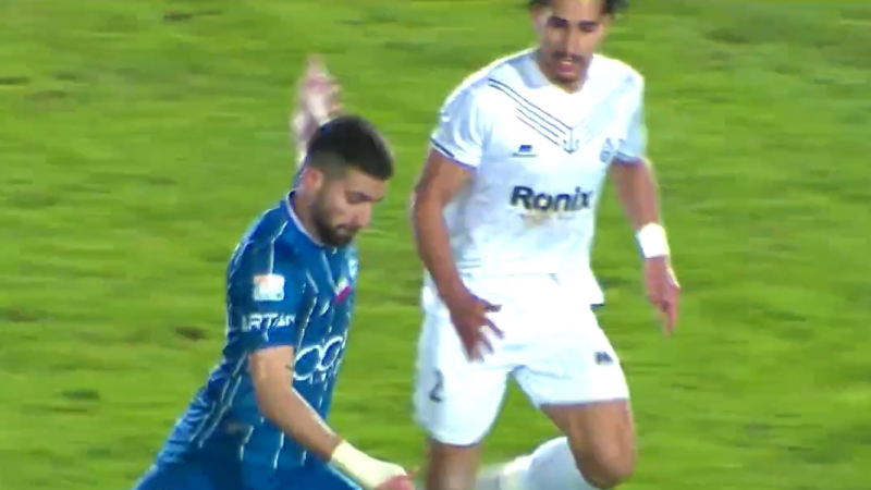 ضربه خطرناک کوشکی از کنار دروازه ملوان به بیرون رفت