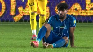 مصدومیت و تعویض سامان فلاح مقابل ملوان