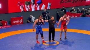 حسن یزدانی برنده شد و در میان هیاهو مردم تشک را ترک کرد