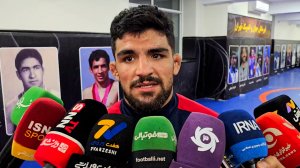 مبین عظیمی: پرتاب بطری ها را به دل نمیگیرم 