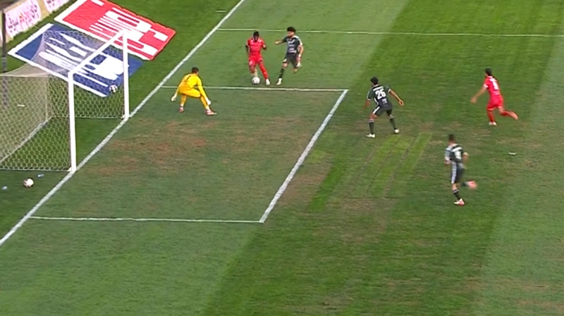 تعلل زیاد بیفوما در موقعیت عالی گلزنی