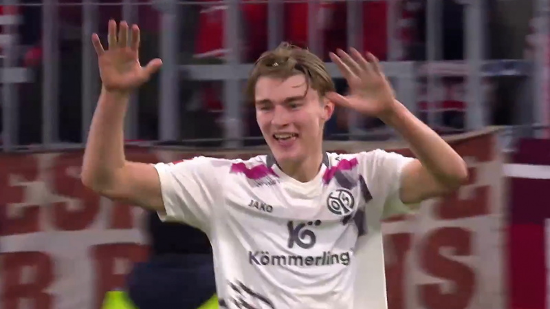 گل اول  ماینتس به بایرن مونیخ (پوتولسکی)