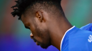 سوال مجری از مدیران استقلال بابت قراداد اندونگ