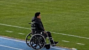 سعید اخباری بالاخره کنار خط اما همچنان روی ویلچر!