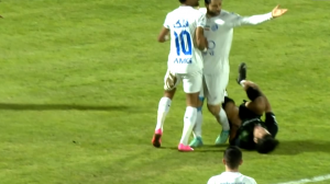 صحنه مشکوک به پنالتی در محوطه جریمه استقلال