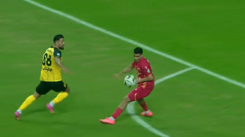 گل اول سپاهان به فولاد توسط عسکری