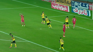 پنالتی حاج صفی مقابل فولاد به آسمان رفت