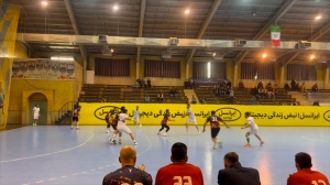 پایان نیمه اول هندبال با برتری استقلال