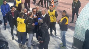 درگيري کنار زمین خسرو در حاشیه دیدار با خیبر