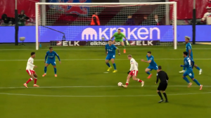 گل اول لایپزیش به بایرلورکوزن توسط اشلاگر