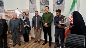 لحظه رونمایی از کتاب کت شلوار قهرمانی