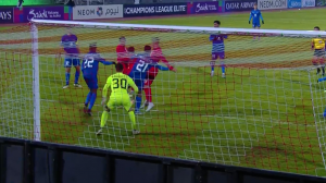 برخورد ضربه حسین زاده به تیردروازه الدحیل