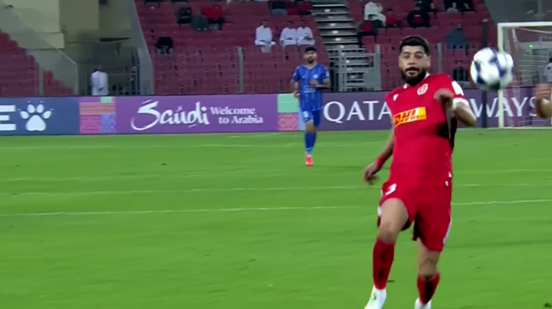 صحنه مشکوک به پنالتی در محوطه جریمه المحرق