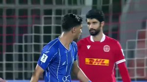 شوت رزاق‌نیا از بالای دروازه به بیرون رفت