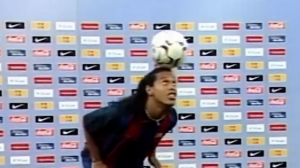 روزی روزگاری با مراسم معارفه رونالدینیو در بارسلونا 