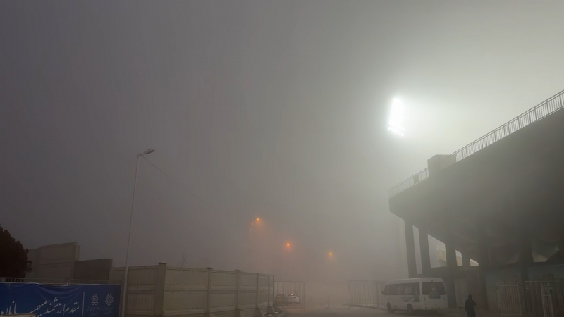 مه گرفتی شدید ورزشگاه امام خمینی و احتمال لغو بازی