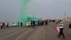 استقبال متفاوت هواداران از اتوبوس شمس آذر