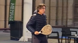 ساپینتو راکت به دست شد؛ پدل ورزش مورد علاقه ساپی