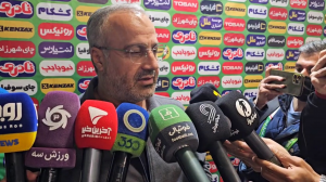 خبیری: برای زنوزی این حرف ها زشت است