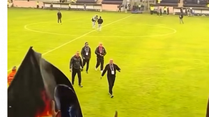  تشویق بی امان منصوریان توسط هواداران الطلبه!