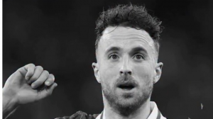 لحظه احساسی اهدای جایزه  گلوب ساکر به والدین ژوتا