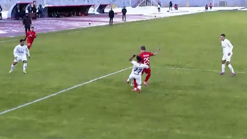 صحنه مشکوک به پنالتی در محوطه ملوان