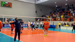 اشک ها و لبخند ها پس از طولانی ترین رالی والیبال