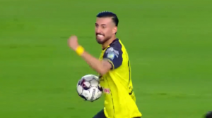 گل اول سپاهان به استقلال (گل به خودی آشورماتوف)