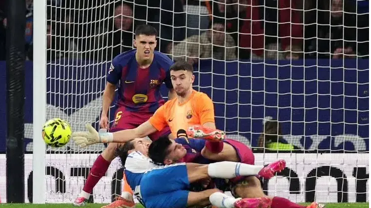 شما هم دیدید؟ شاید گردن جرارد می‌شکست!