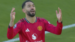 گل تماشایی کونیا مقابل لیدز به دلیل آفساید مردود شد