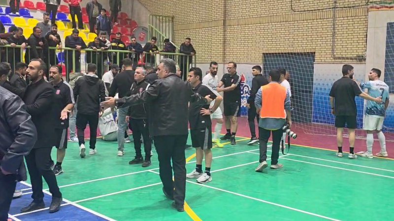 درگیری بسیار شدید بازیکنان و هواداران در لیگ برتر فوتسال