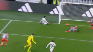 گل چهارم یوونتوس به کرمونزه (گل به خودی)