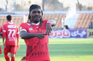 درخواست منصوریان از پرسپولیس برای انتقال بیفوما