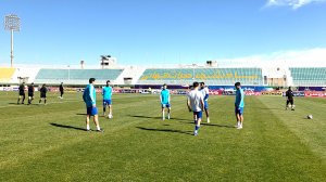 گرم کردن بازیکنان استقلال پیش از دیدار مقابل فولاد هرمزگان