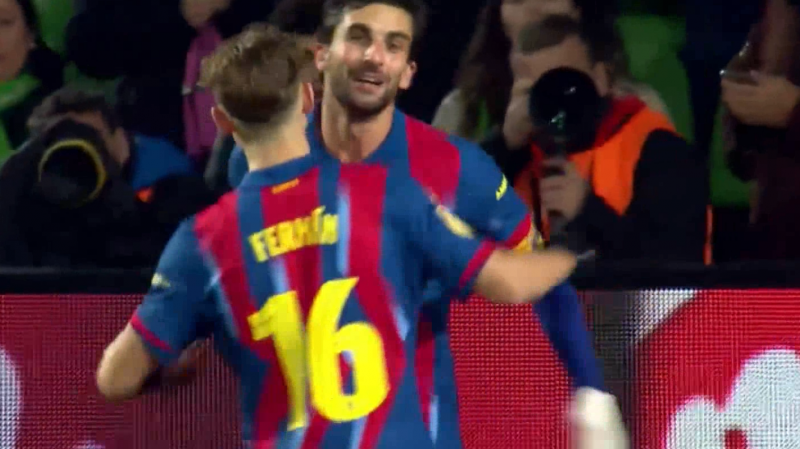 گل اول بارسلونا به ریسینگ سانتاندر (تورس)