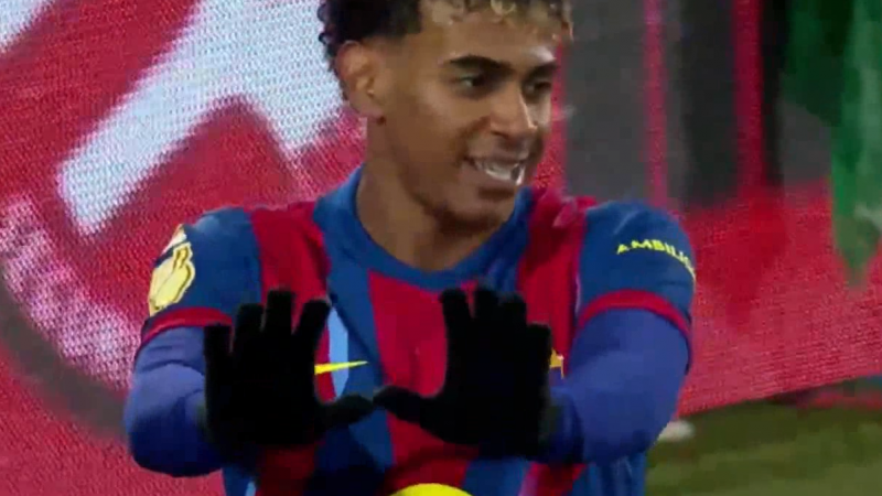 گل دوم بارسلونا به ریسینگ سانتاندر (یامال)