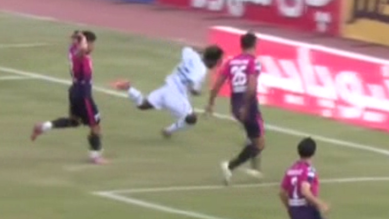 لحظه اعلام پنالتی برای گل‌گهر