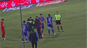 خوش و بش ساپینتو با بیرو و شجاع پس از پایان بازی