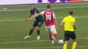 گل سوم آرسنال به اینتر توسط گیوکرش